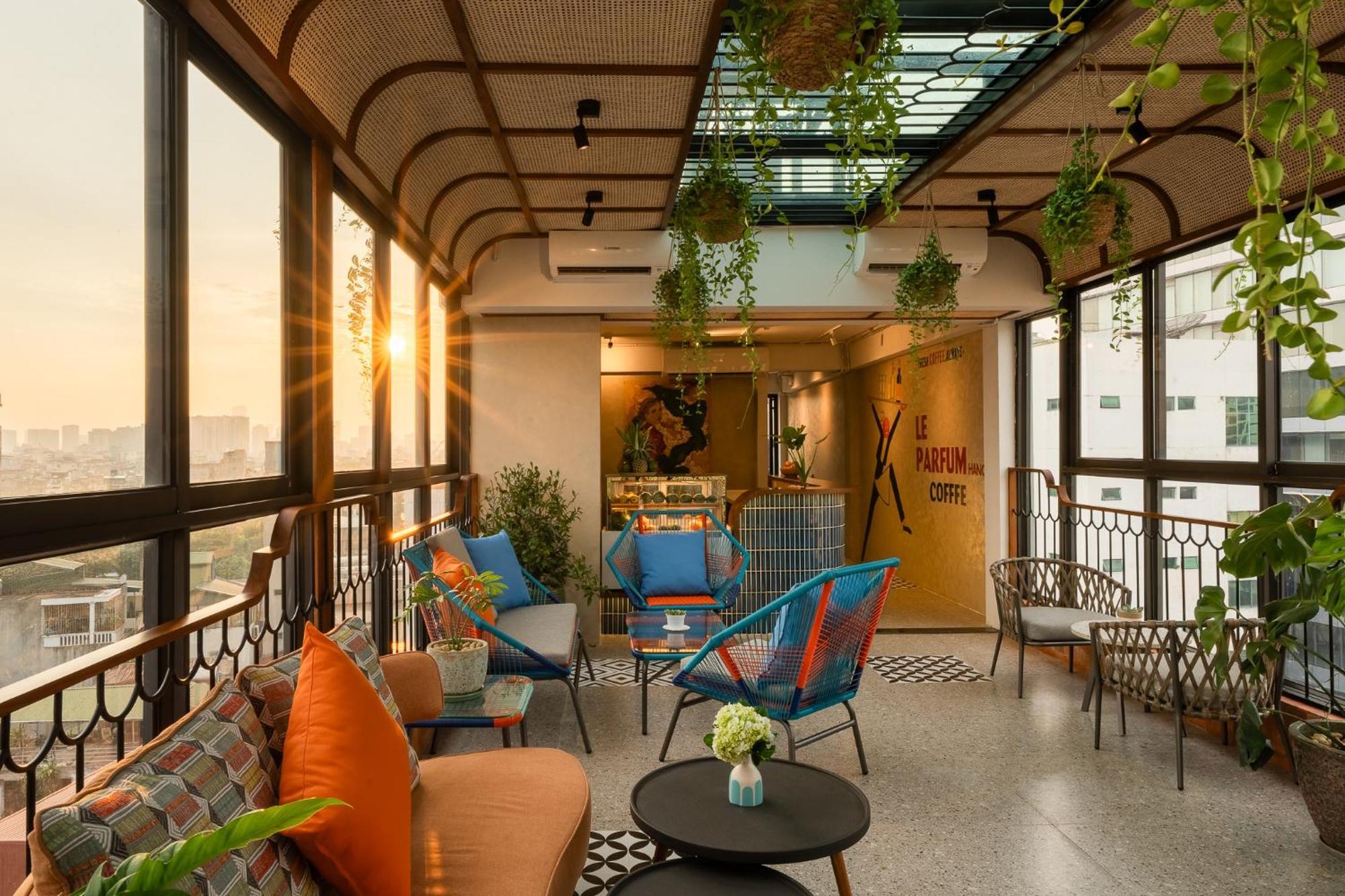 Le Parfum Apartment And Hotel Hanoi Buitenkant foto