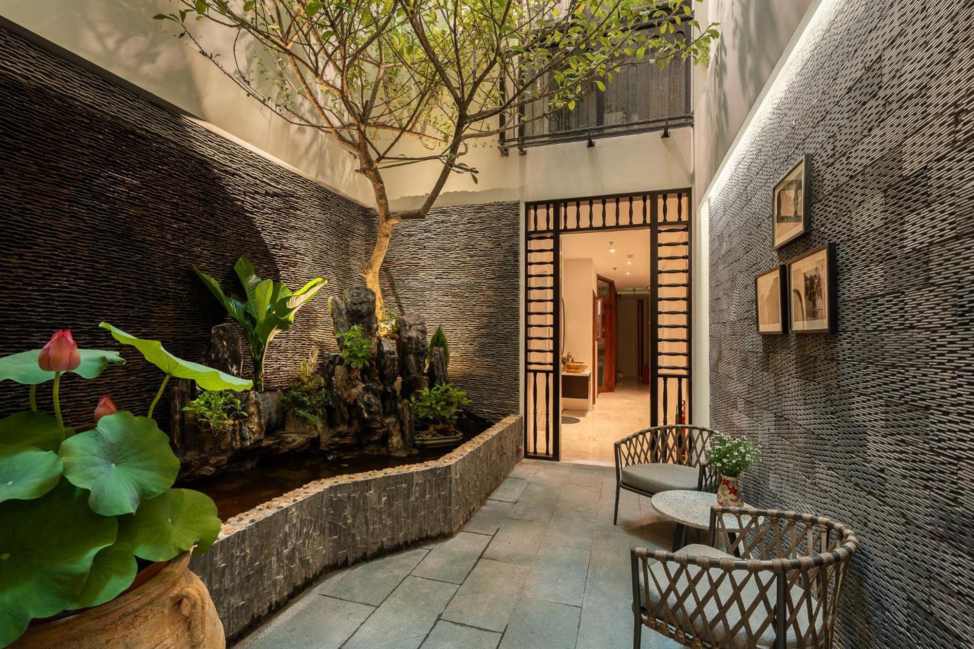 Le Parfum Apartment And Hotel Hanoi Buitenkant foto